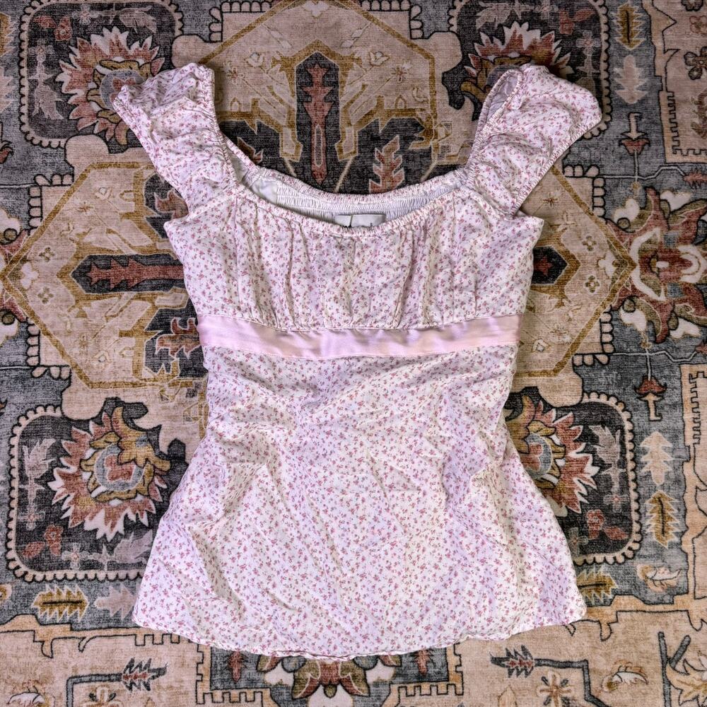 Hollister babydoll pink coquette tie back top size small Floral White